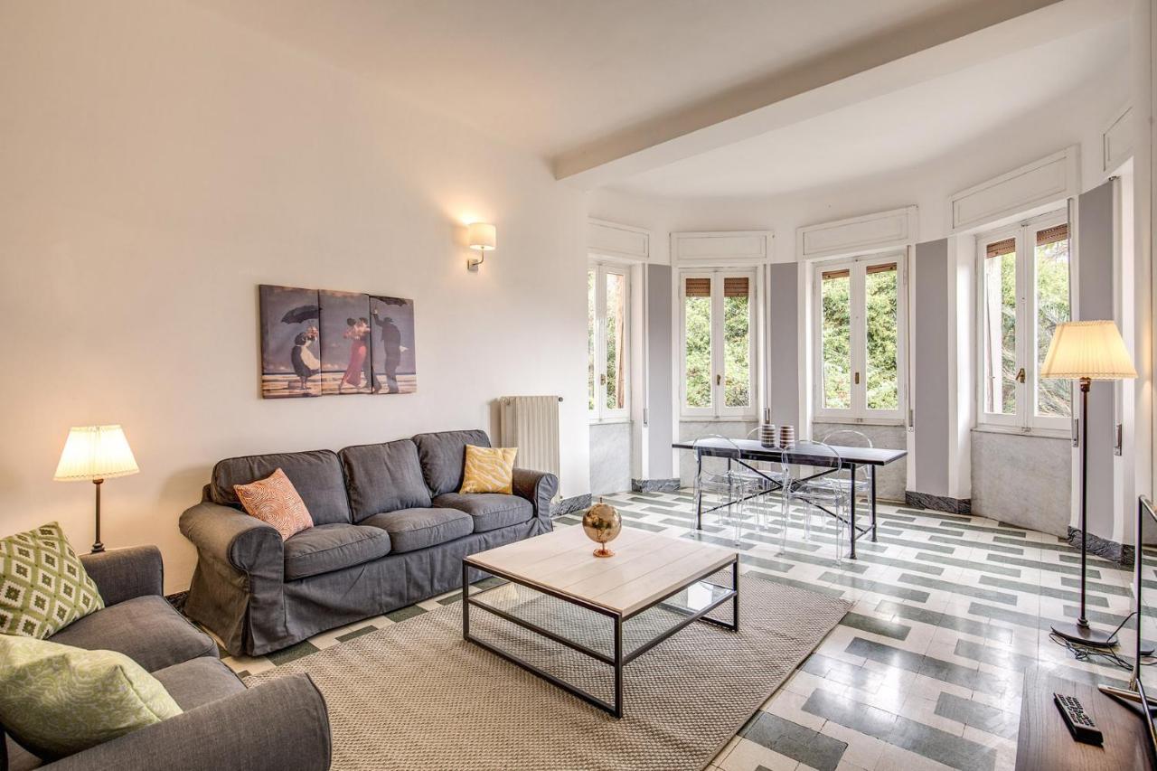 Aweshomeitaly - Bay Windows Apartment La Spezia Luaran gambar