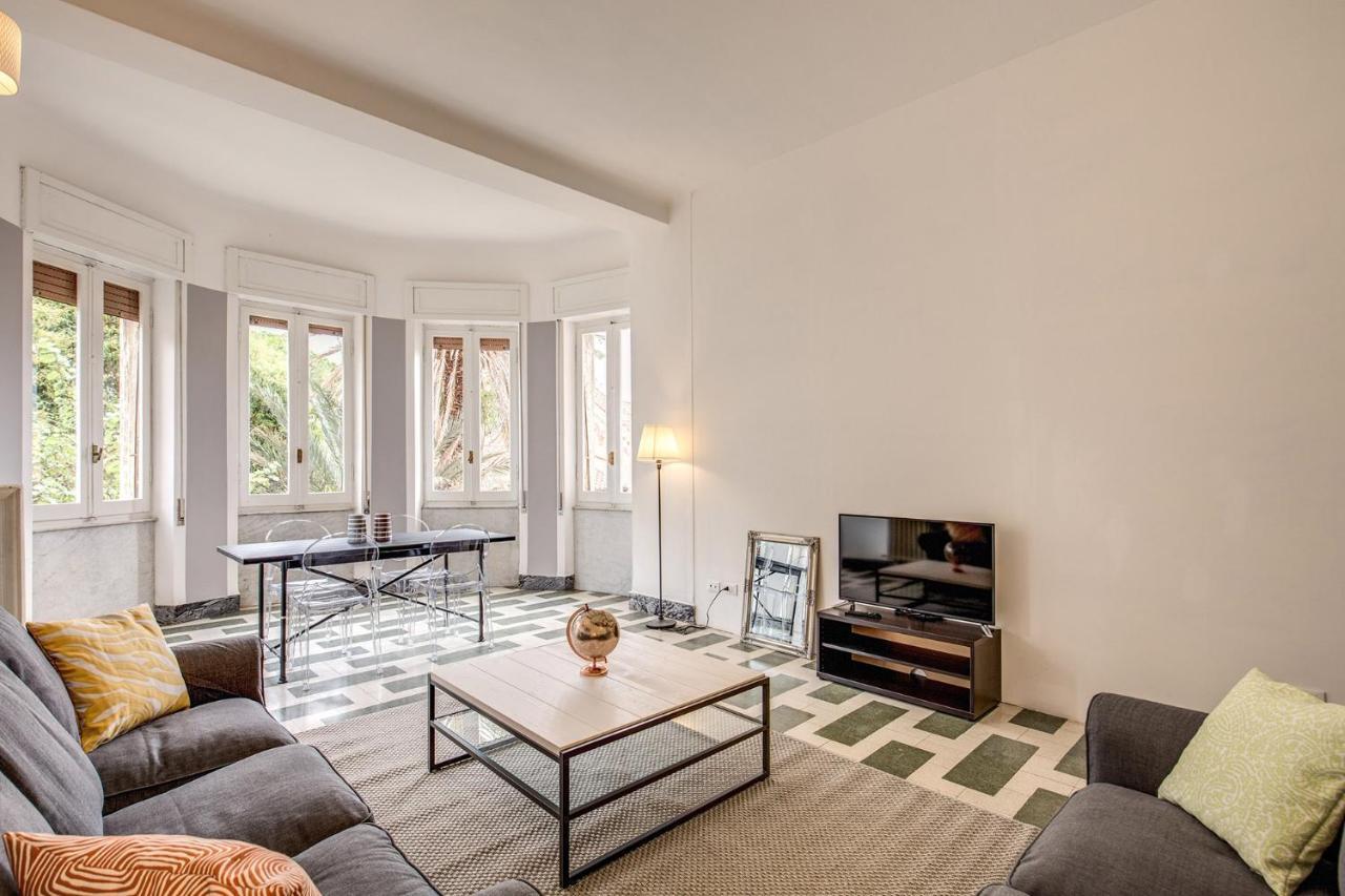 Aweshomeitaly - Bay Windows Apartment La Spezia Luaran gambar