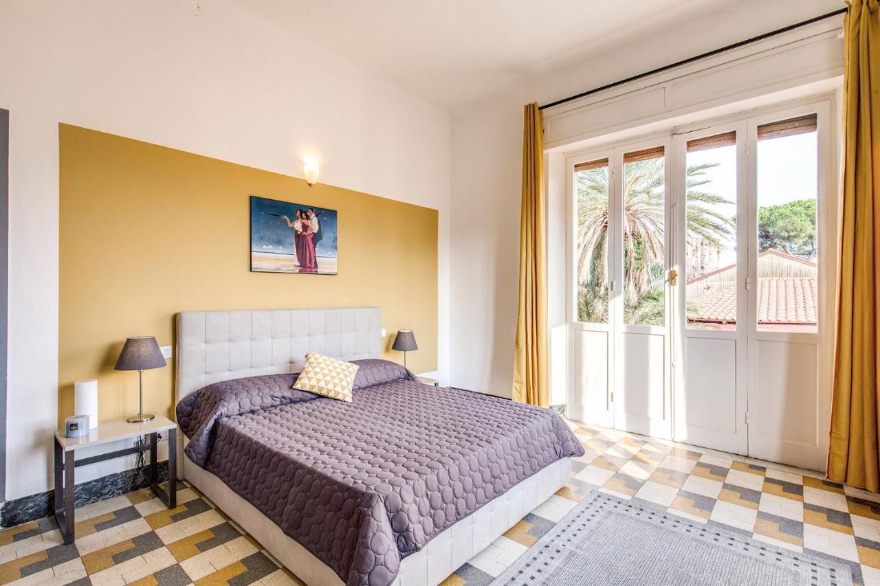 Aweshomeitaly - Bay Windows Apartment La Spezia Luaran gambar