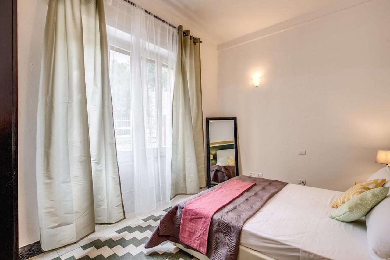 Aweshomeitaly - Bay Windows Apartment La Spezia Luaran gambar